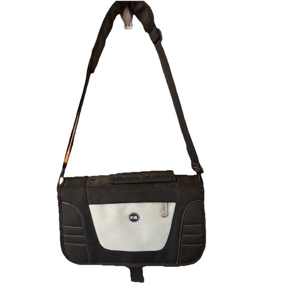 New Init Portable DVD Player Car Case And Up To 10" With Handle & Shoulder Strap - Picture 2 of 10